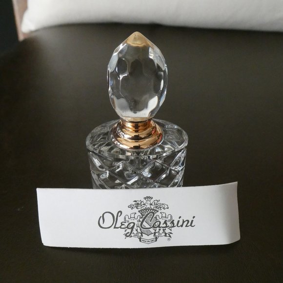Cut Crystal Perfume Bottle by Oleg Cassini - Picture 4 of 8